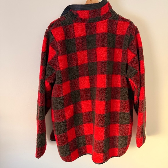 ⭐️ Abercrombie & Fitch Red and Black Buffalo Plaid Zip-Up Pull Over - Picture 6 of 6